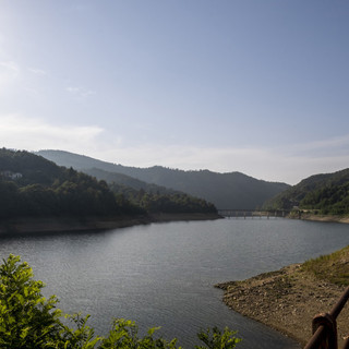 Osiglia, il lago è dimezzato ma lo sport non si ferma. Il sindaco Scarzella: &quot;L'acquedotto regge, speriamo di proseguire cosi&quot;