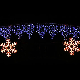 Caro energia, Natale low cost a Vado: albero di luci solo in via Cavour