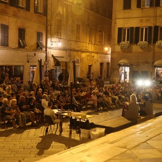 Fine settimana di letteratura a Finalmarina: a &quot;Un libro per l'estate&quot; gli autori Guido Olimpio e Michele Vaccari