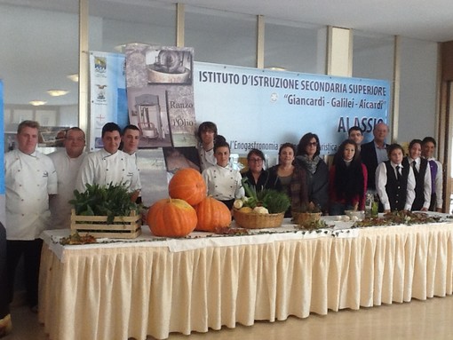 Il Comune di Ranzo con gli alunni dell’Alberghiero di Alassio promuove “l’officina del gusto” a OliOliva 2012