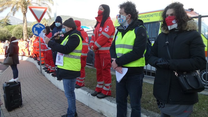 Comitato a difesa del Punto Nascite del Santa Corona: &quot;Risposta sindaci inebriante. Ma da Asl voci inaccettabili&quot;