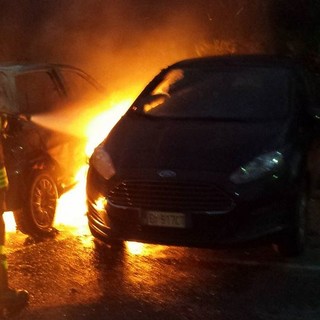 Auto in fiamme a Piana Crixia, intervento dei Vigili del Fuoco