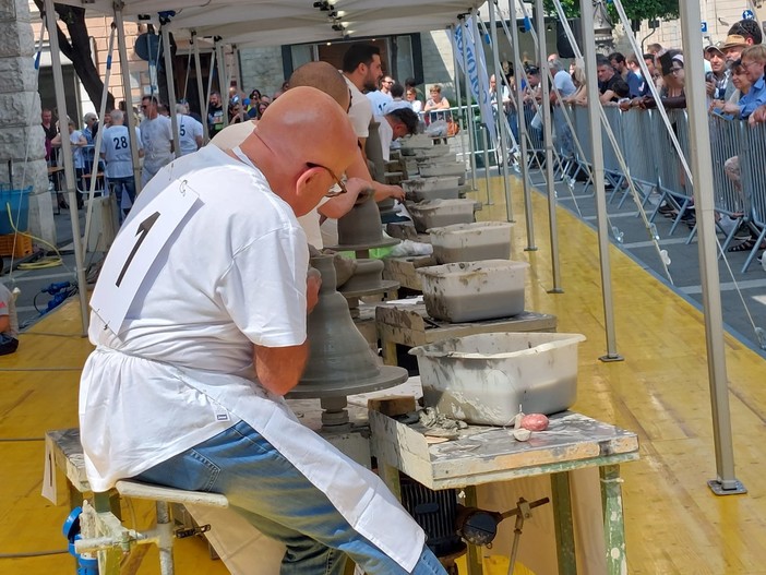 Mondiale Tornianti in Tour, in Piazza Sisto a Savona è tempo di grandi sfide al tornio (FOTO E VIDEO)