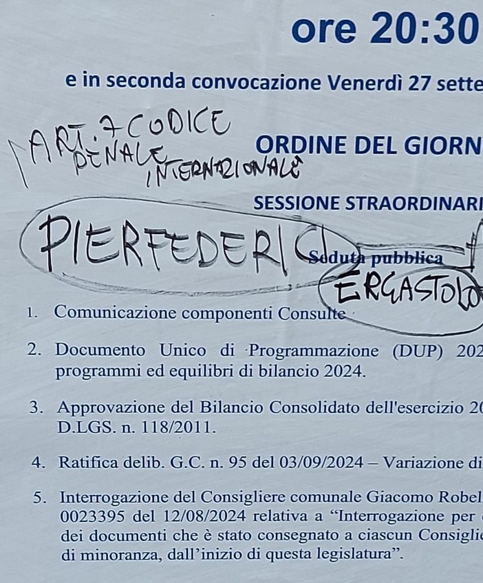 &quot;Pierfederici Ergastolo&quot;, imbrattato un manifesto a Varazze e attaccato il Sindaco