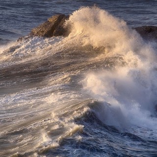 Ancora mareggiata intensa, confermato l'avviso meteo per oggi e domani