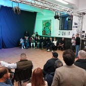 Savona, inaugurato nella mensa della Caritas un murales per i dieci anni del Teatro21 (FOTO)