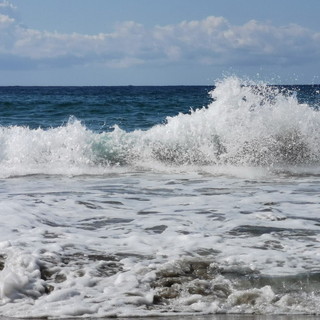 Meteo, ancora vento forte e mare mosso