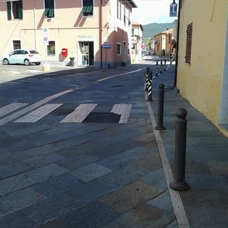 Andora: proteste a Molino Nuovo per i rumori di notte in via Molineri dovuti alla copertura in pietra della strada