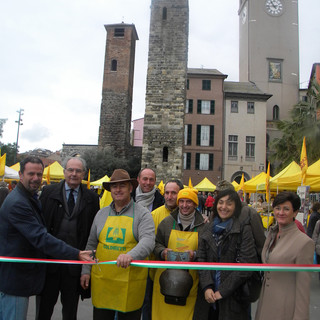 Savona, sotto le Torri del Brandale arrivano i prodotti di Campagna Amica a Km 0