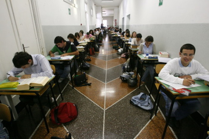 Liguria: maturità, campagna della polposte contro bufale