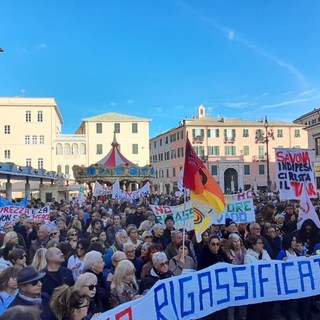 Il Coordinamento &quot;No Rigassificatore&quot; a Sanremo nella giornata inaugurale del Festival