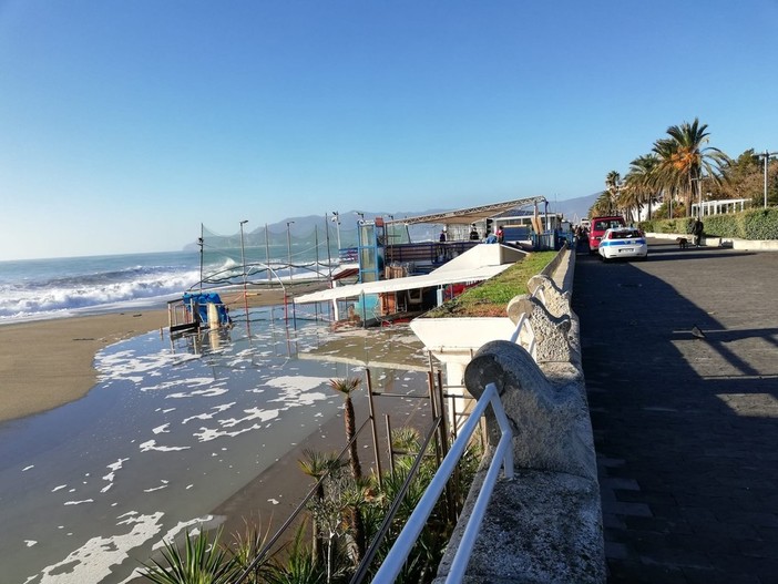 Maltempo, un lettore: “Perché si indennizzano solo i balneari e non gli altri settori? C’è chi sta peggio”