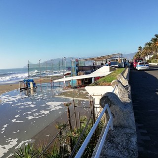 Maltempo, un lettore: “Perché si indennizzano solo i balneari e non gli altri settori? C’è chi sta peggio”