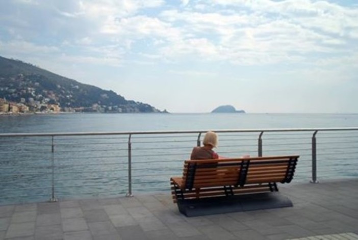 Revocata l'ordinanza di stop alla balneazione vicino al molo ad Alassio. Il sindaco: &quot;Le cause un falso positivo o un incivile che ha effettuato le proprie deiezioni in acqua&quot;