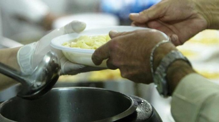 Attivo il servizio di recupero dei pasti delle mense delle scuole di Pietra Ligure a favore delle persone bisognose
