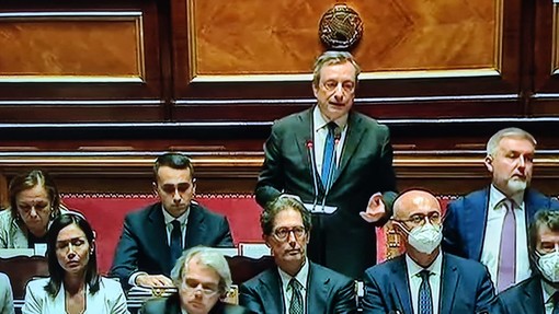 Crisi di Governo, Draghi tiene il punto nella replica: &quot;Siete voi che decidete, quindi niente richieste di pieni poteri&quot;