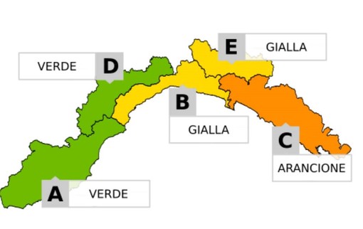 Ancora maltempo, allerta gialla sulla costa per temporali e piogge diffuse