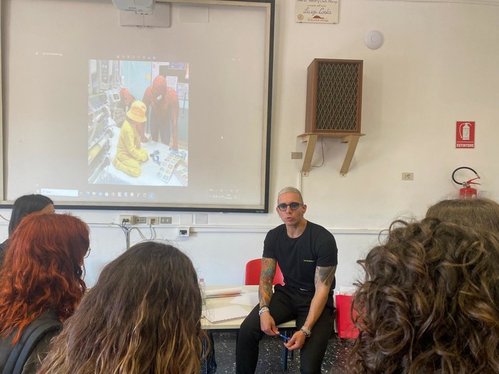 Mattia Villardita-Spiderman savonese ad Albenga incontra gli studenti del Liceo G. Bruno