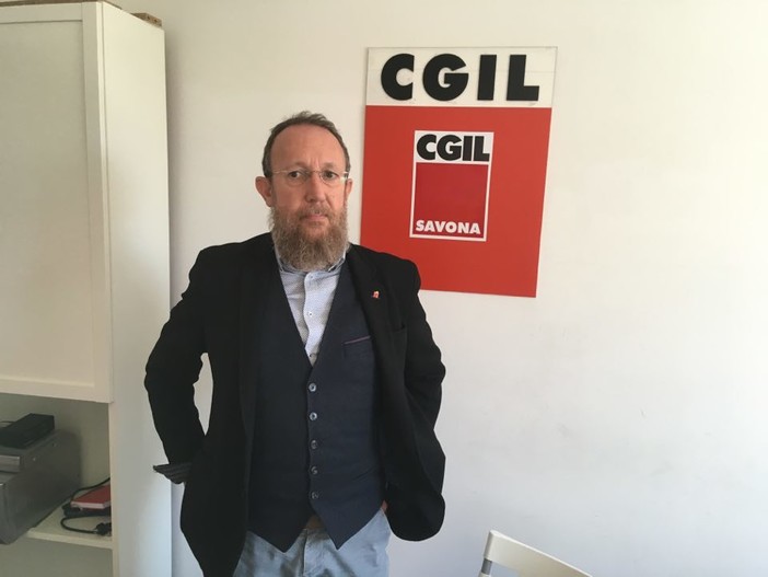 Covid e mancanza insegnanti portano alla chiusura delle scuole medie a Savona. Lugaro (Cgil): &quot;Colpa delle procedure improvvisate del Ministero&quot;