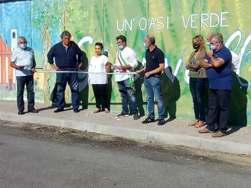 Giusvalla più colorata: inaugurato il murales realizzato dall'artista Monica Porro