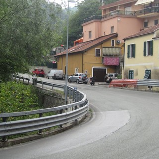 Camion ribaltati sulla Sp29 del Cadibona, i residenti ancora sul piede di guerra: &quot;Viviamo nel pericolo, mettano almeno le strisce pedonali&quot;