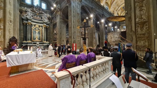 Savona, celebrata dal Vescovo Marino in Duomo la messa interforze (FOTO)