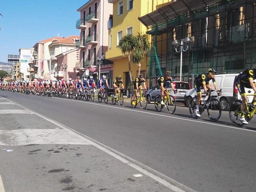 La Milano-Sanremo divide i sindaci del savonese: solo in 5 favorevoli al passaggio. E ora c'è chi teme per il transito della classicissima nel futuro