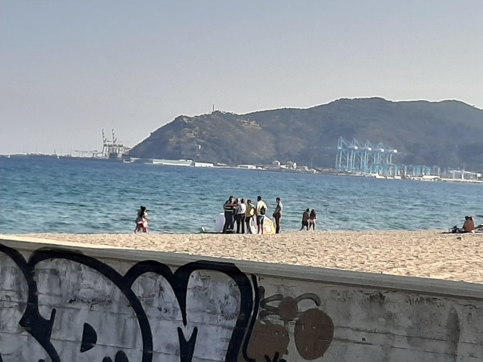 Savona: accusa un malore in spiaggia, anziana perde la vita