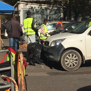 Savona integra i migranti: al lavoro nelle vie cittadine (FOTO)