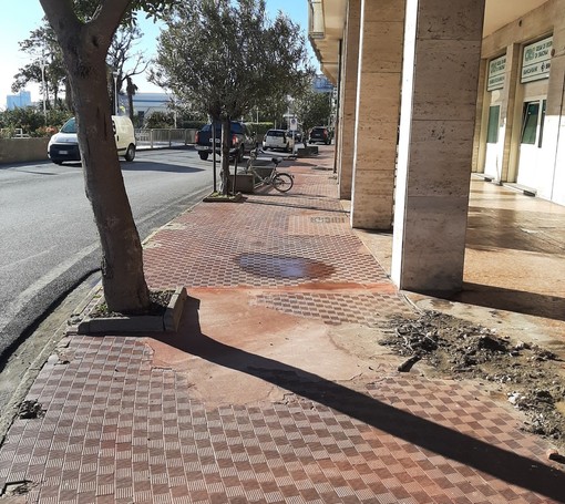 Albissola, scattati i lavori per la realizzazione di 30 parcheggi per le moto in Corso Bigliati (FOTO)