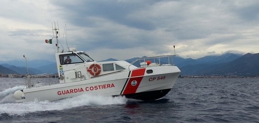 Imbarcazione soccorsa al largo di Finale Ligure