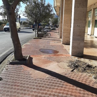 Albissola, scattati i lavori per la realizzazione di 30 parcheggi per le moto in Corso Bigliati (FOTO)