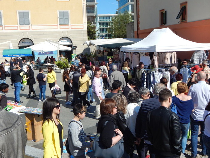 “Il Mercato Riviera delle Palme” domenica torna a Finale Ligure