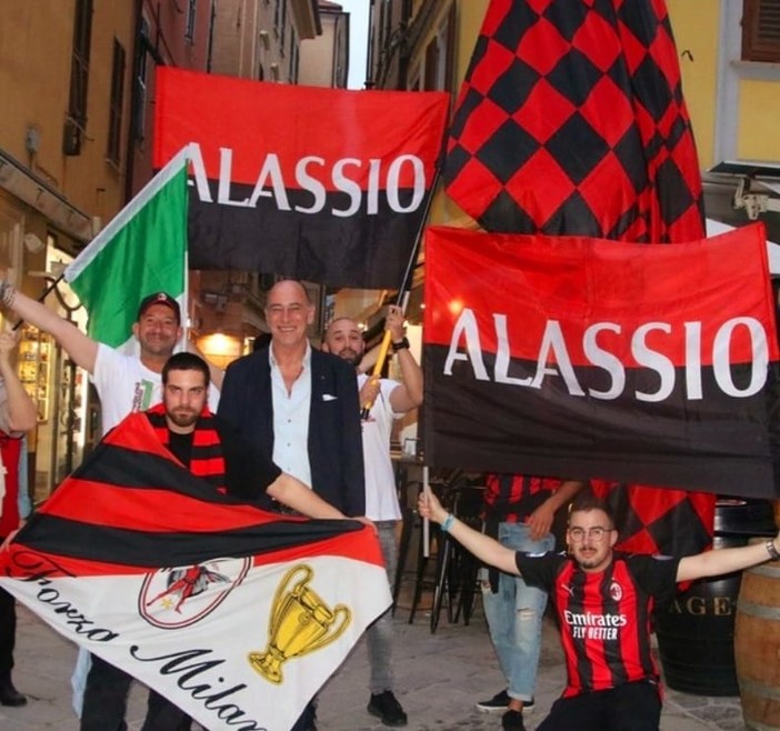 Milan Club Alassio, tifosi in delirio, festeggiamenti per il 19esimo scudetto del diavolo