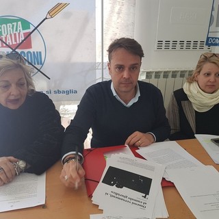 Albenga, Forza Italia e Lega: &quot;La delibera sulla vendita della farmacia è viziata, lo dice il nostro perito&quot;