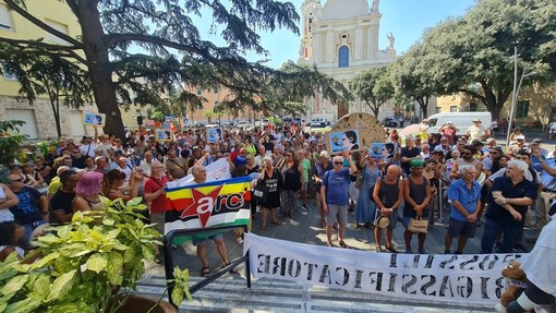 Rigassificatore, i membri di “Fermiamo il mostro” ricordano la prima manifestazione cittadina