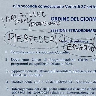 &quot;Pierfederici Ergastolo&quot;, imbrattato un manifesto a Varazze e attaccato il Sindaco