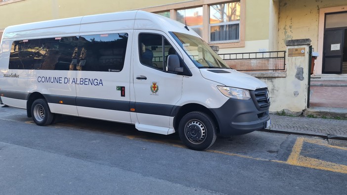 Un nuovo scuolabus per il comune di Albenga, l'assessore Gaia: &quot;Servizio fondamentale per le famiglie in difficoltà&quot;