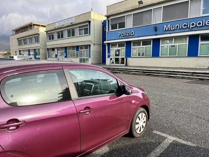 Un nuova auto per il comune di Borghetto Santo Spirito (FOTO)