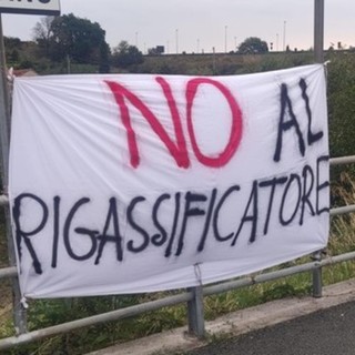 Rigassificatore, non si placa la protesta: corteo l'11 novembre da Piazza Mameli a Piazza Sisto