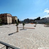 Pietra, restyling per piazza Aldo Moro: nuovi posti auto al servizio della città (FOTO e VIDEO)