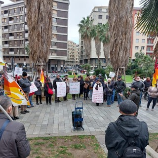 Super green pass per gli over 50, scatta la protesta a Savona in piazza Sisto e piazza Saffi