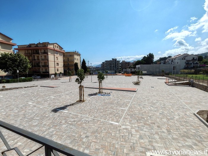 Pietra, restyling per piazza Aldo Moro: nuovi posti auto al servizio della città (FOTO e VIDEO)