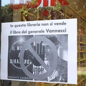 “Non vendiamo il libro di Vannacci” e la libreria viene presa di mira dagli haters