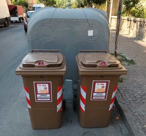 Ad Albenga sostituiti i bidoni per la raccolta della frazione umida dei rifiuti