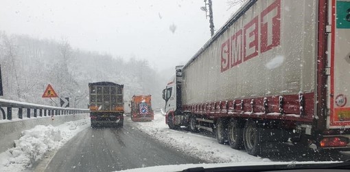 Neve sulla A6 (immagine di repertorio)