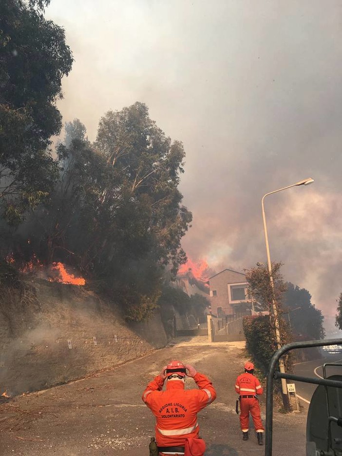 L'assessore regionale Stefano Mai fa il punto sugli incendi (FOTO)