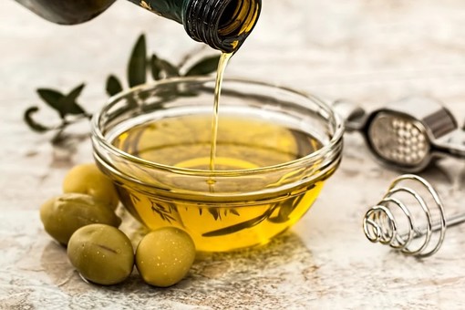 L'olio ligure sempre più apprezzato: export +29%. Coldiretti: &quot;Nella nostra regione alcune tra le etichette più note&quot;