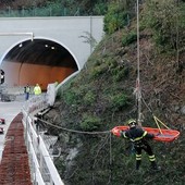 Muore cadendo da un viadotto sull'A6: la Procura apre un fascicolo per omicidio colposo a carico di ignoti