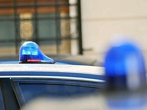 Polizia sequestra 500 auto a donna con reddito mensile sotto 500 euro